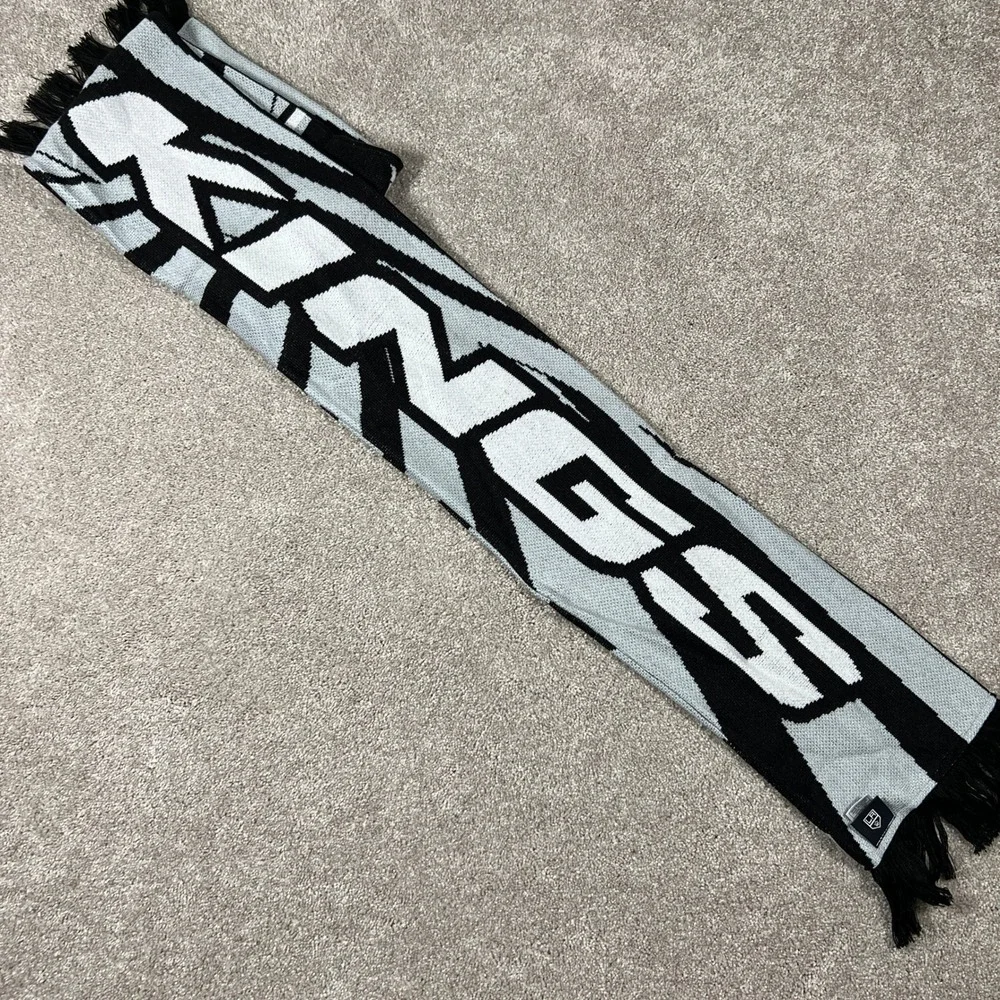 Adidas LA Kings NHL Knit Scarf Black Silver Geometric